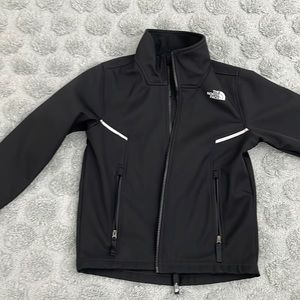 Kids North Face Jacket with fleece lining, zippered pockets